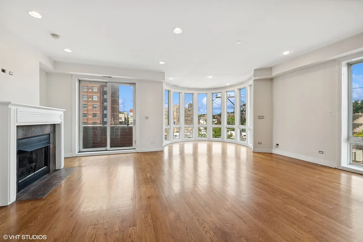 Building Photo - 2741 N Sheffield Ave #2N