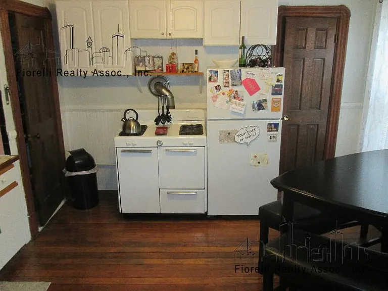 Charter St — Photo 3