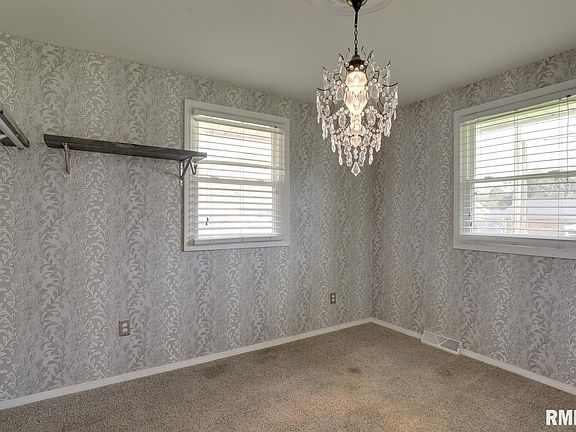 4th image of 1226 Saint Charles Dr