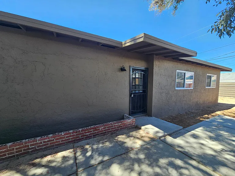 5900 Gipsy Ave — Photo 3