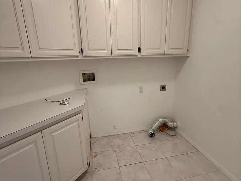 2441 Iron Ridge Ct — Photo 20