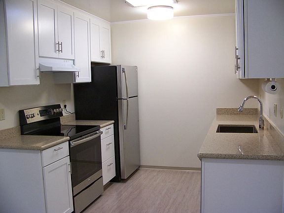 2nd image of 3246 Countryside Dr
