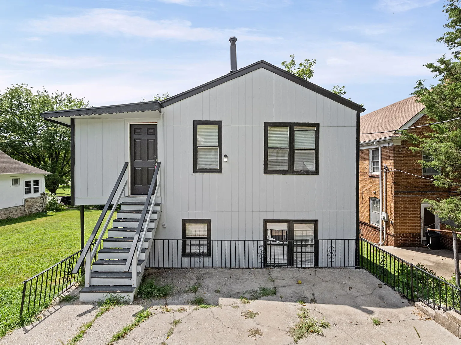 3 bed, 1.5 bath, $1,450 — Photo 1