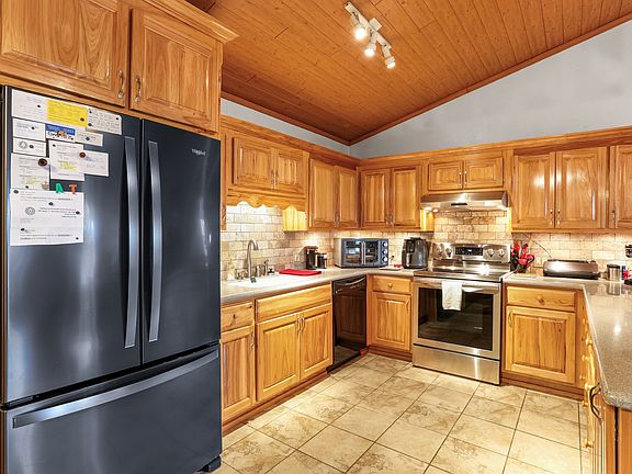 4th image of 22535 Valley View Rd