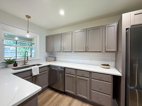 5th image of 101 Loudoun Ave