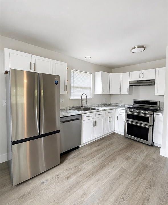 1st image of 433 W Eldon St