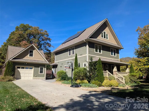 6 Hamlet St, Black Mountain, NC 28711
