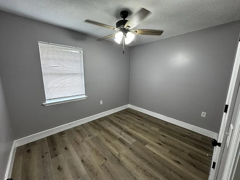 1035 Bacon Rd — Photo 10