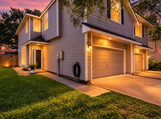 414 Folk Crest Ln, Dickinson, TX 77539