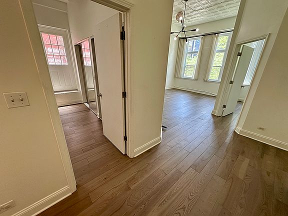 2nd image of 441 N La Salle Dr #2