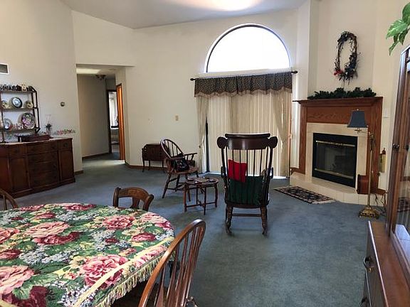 5th image of 4042 Saint Andrews Ct Unit 2