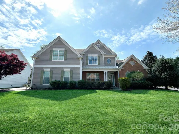 11106 Knight Castle Dr, Charlotte, NC 28277