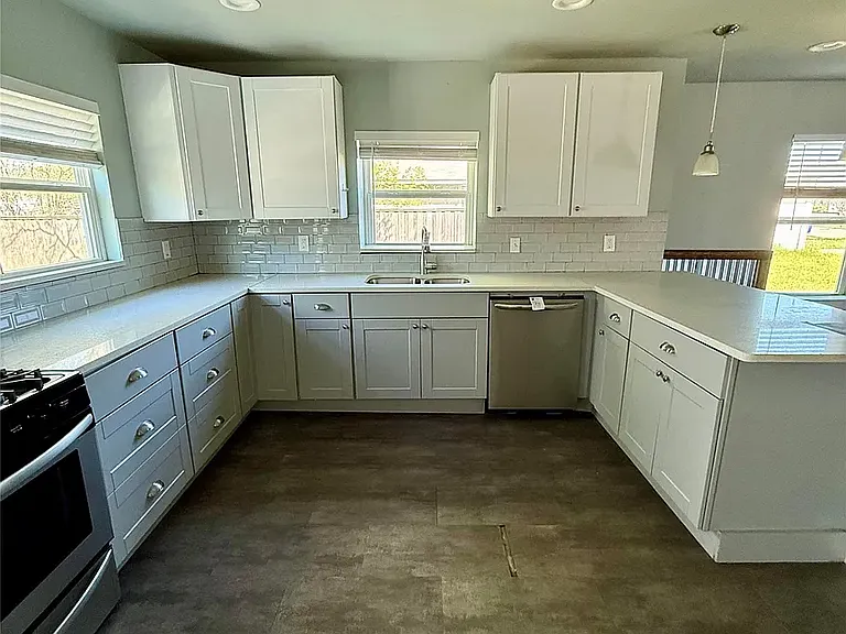 619 Wood St — Photo 9