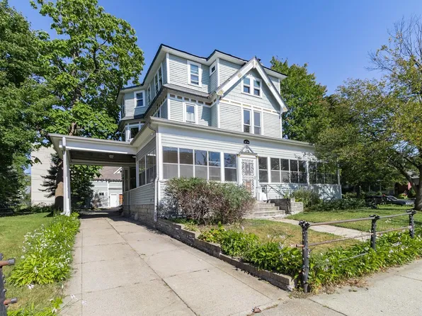 565 Holly Ave, Saint Paul, MN 55102