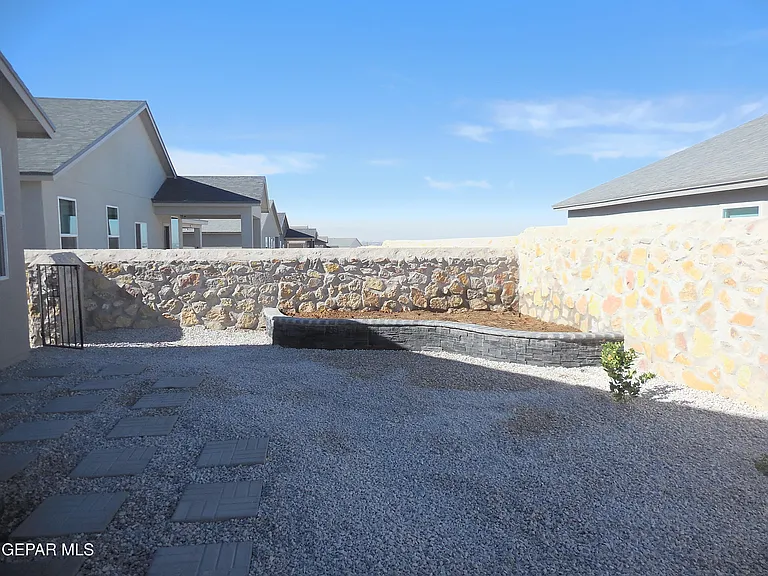 12817 Giovanni Grajeda Ave — Photo 35