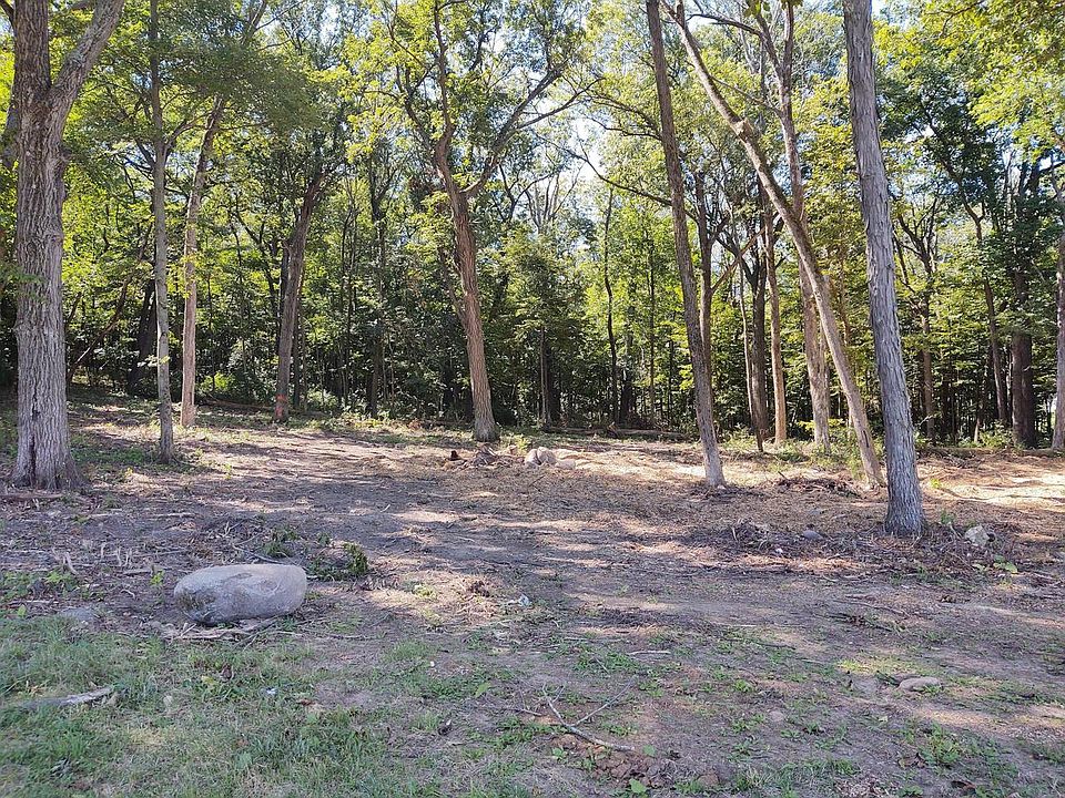 1st image of W220S3977 CRESTVIEW COURT #Lt16