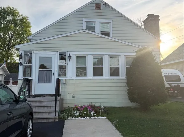 104 Roxford Rd S, Syracuse, NY 13208
