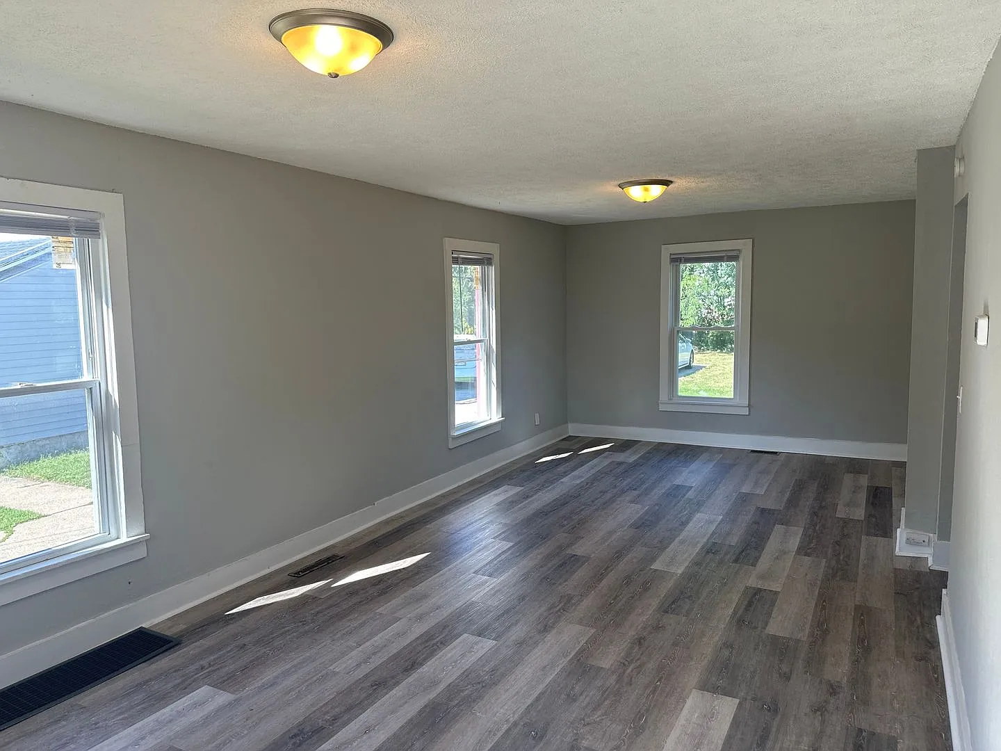Spacious Freshly Updated Home Close to Downtown Beloit — Photo 2