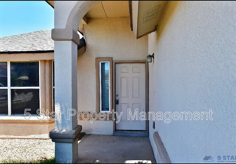 804 Margarita St — Photo 5