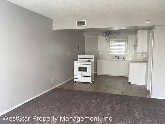 3rd image of 112 E Buckthorn St APT 9