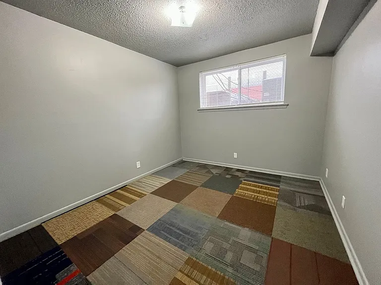 4760 Lafayette Ave — Photo 5