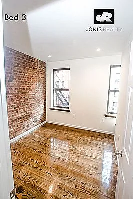 Rented by Jonis Realty | media 32