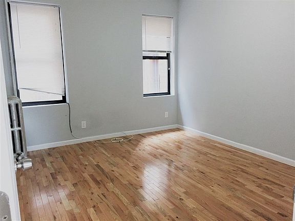 4th image of 1112 Carroll Pl