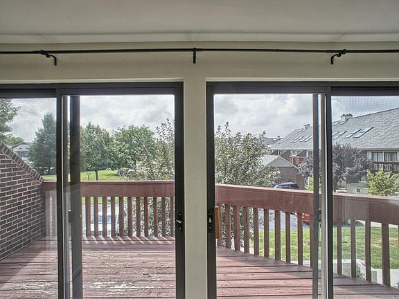 5th image of 591 Geneva Dr APT 22