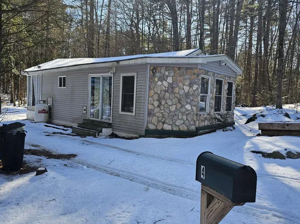 4 Governors Drive, Raymond, NH 03077