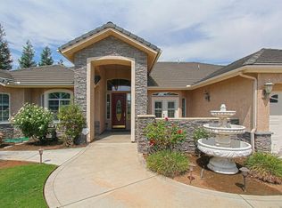 6675 N Leonard Ave, Clovis, CA 93619