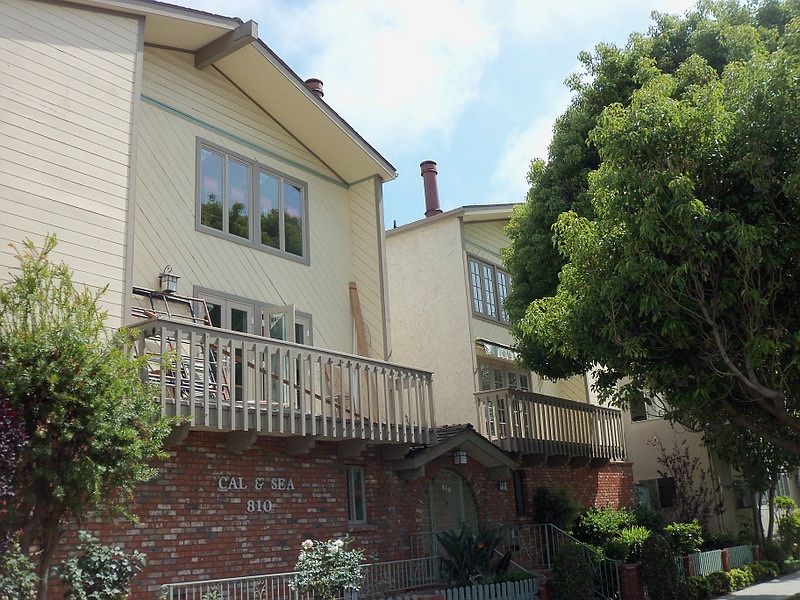 1st image of 810 California Ave APT 4
