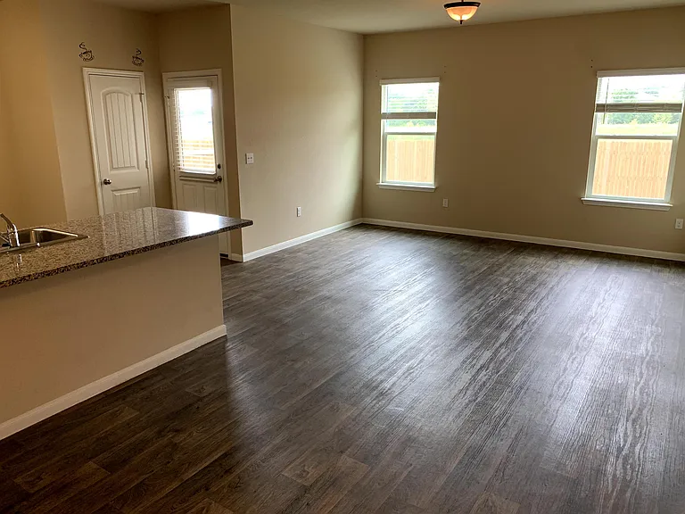 160 Cherry Blossom Dr — Photo 5