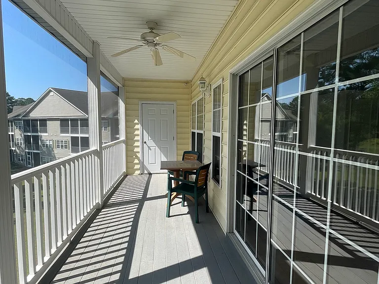 5822 Longwood Dr #302 — Photo 2