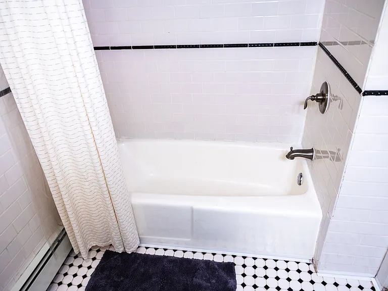 302 5th Ave #5 — Photo 8