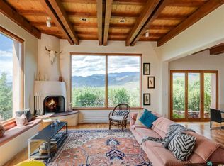 19 Bishops Trl, Santa Fe, NM 87506