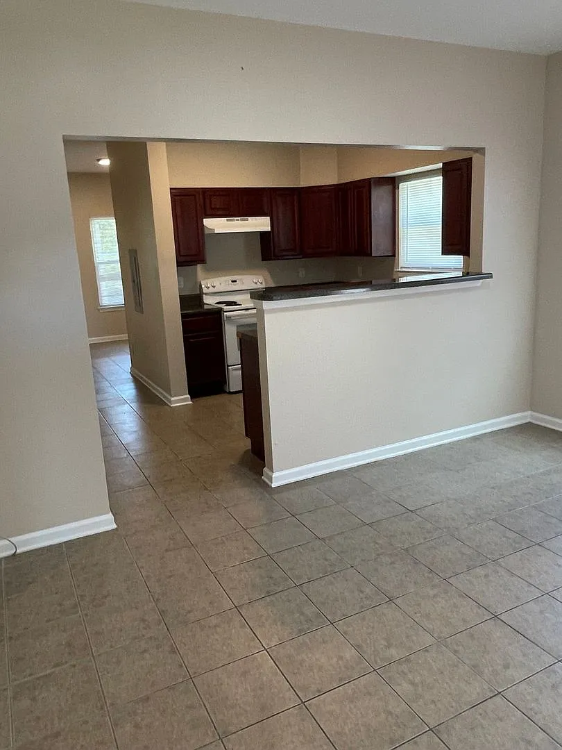 House for Rent — Photo 2