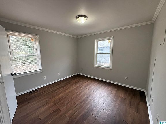 5th image of 50 Lakeside Dr