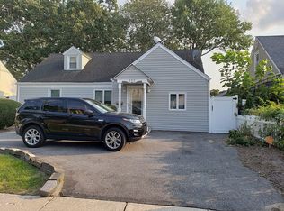 253 Debevoise Ave, Roosevelt, NY 11575