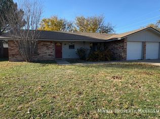 8206 Lynnhaven Ave, Lubbock, TX 79423