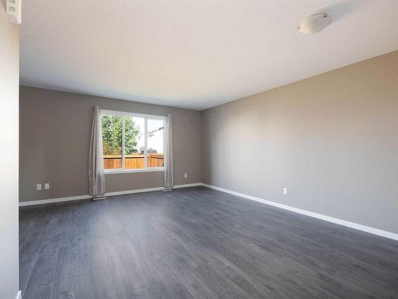 4th image of 711 SE Beacon Hill Dr #39