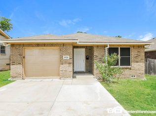 1926 Beaumont St, Grand Prairie, TX 75051