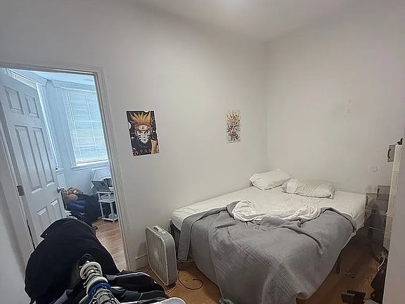 5th image of 149 Park Dr APT 1R