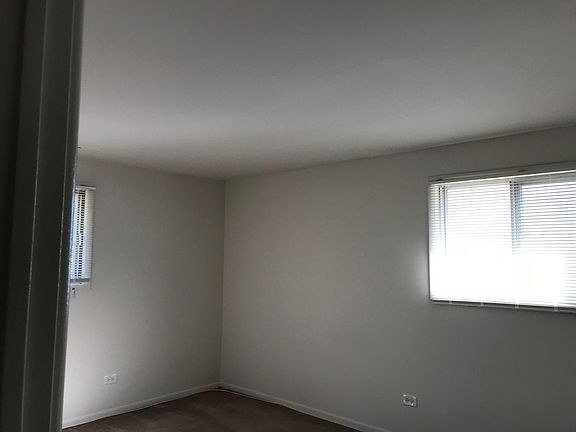 4th image of 4144 Lindenwood Dr APT 3B