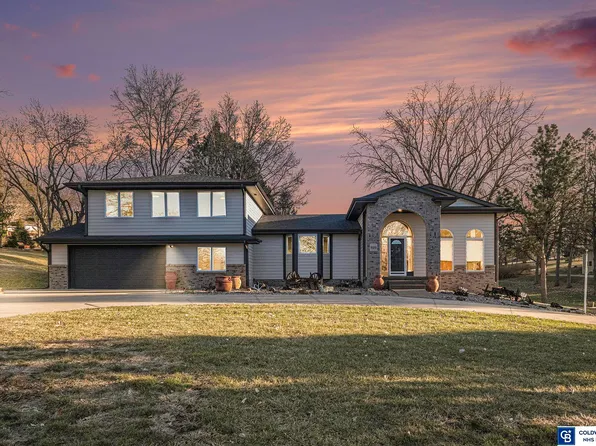 11211 Kentucky Rd, Papillion, NE 68133