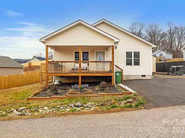 191 Patriot Pl #60, Mars Hill, NC 28754