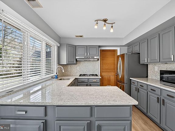 5th image of 1405 Pennington Ln