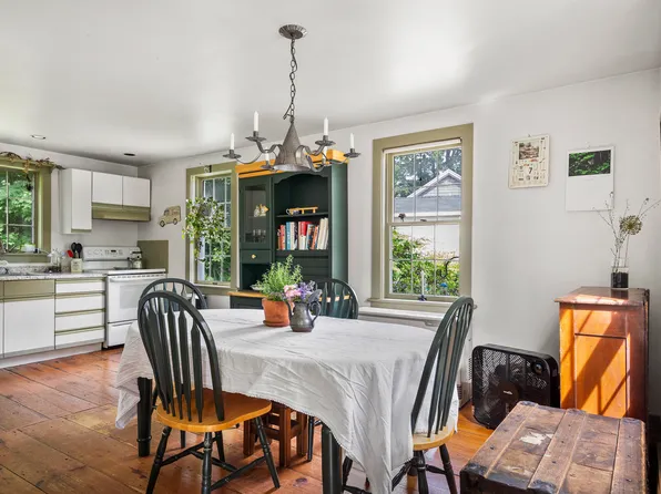 14 Academy Hill Road, Newcastle, ME 04553