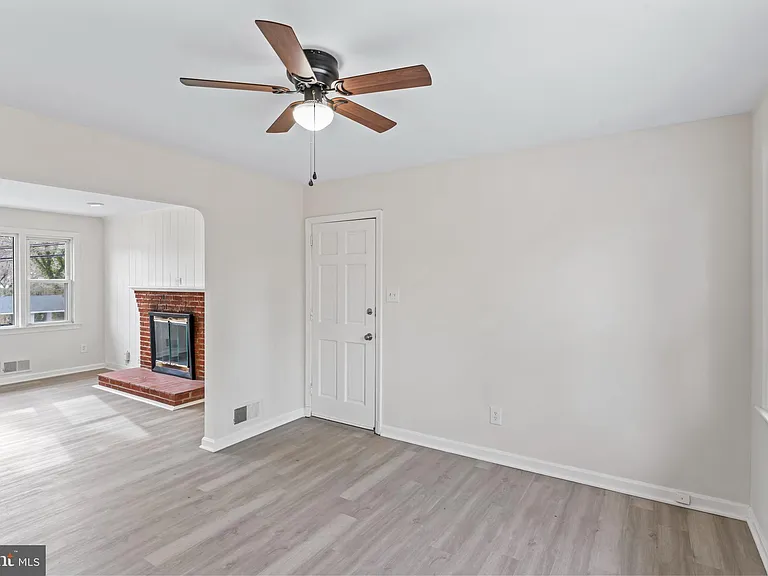 4502 Henderson Rd — Photo 11