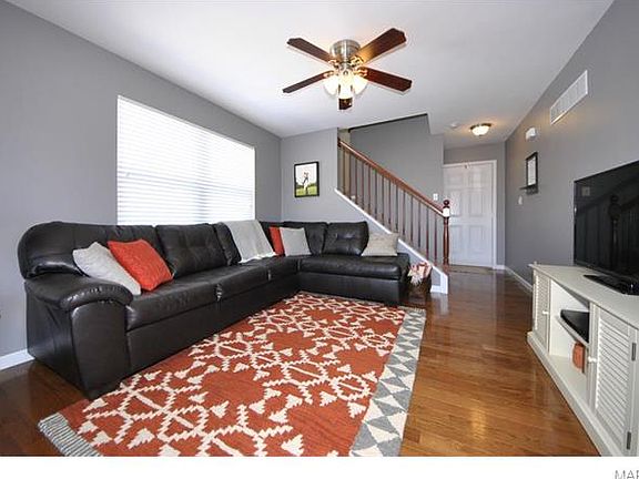 2nd image of 813 Country Field Dr