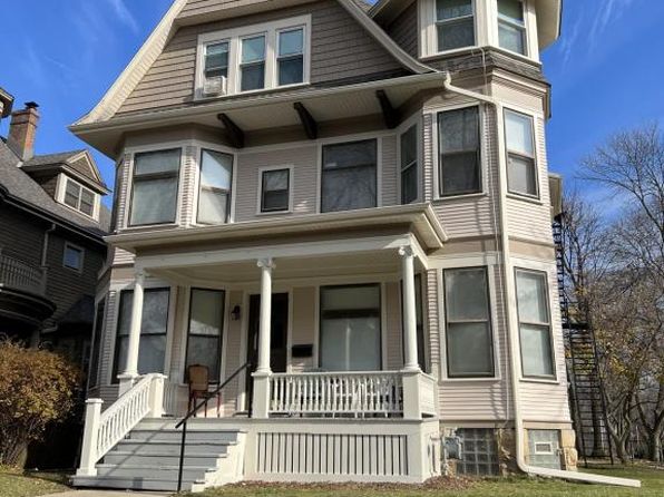 2704 N Hackett Ave Unit 11